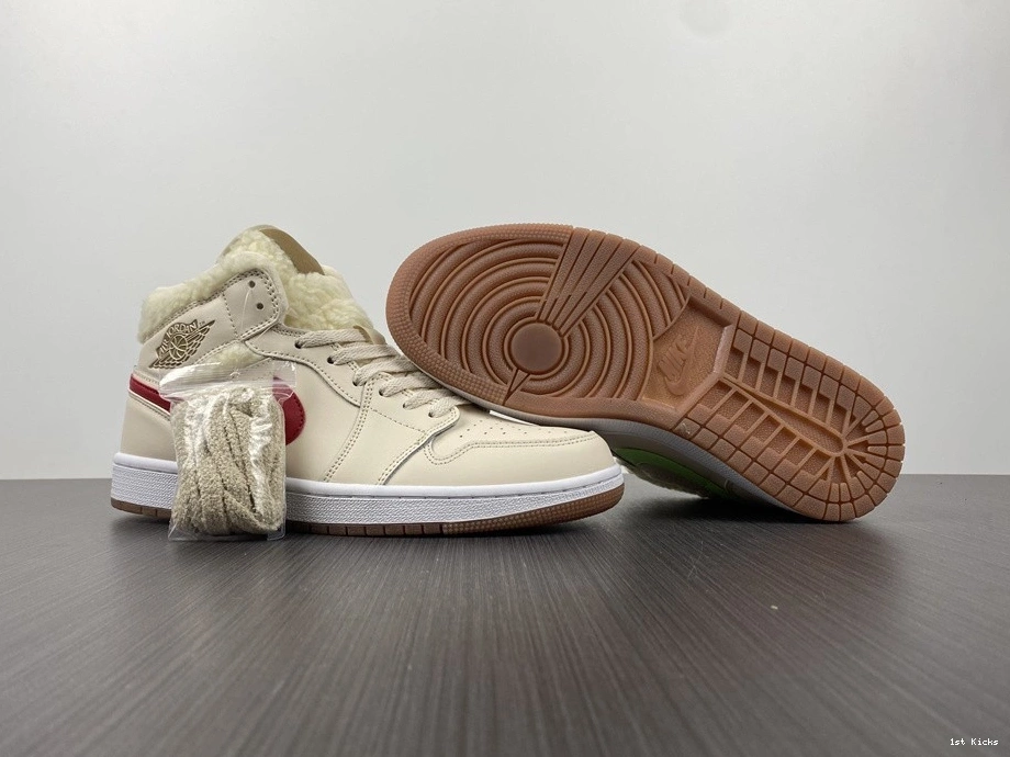 - Fleece (GS) Mid DO2207-264 Jordan White 1 Pearl 0105